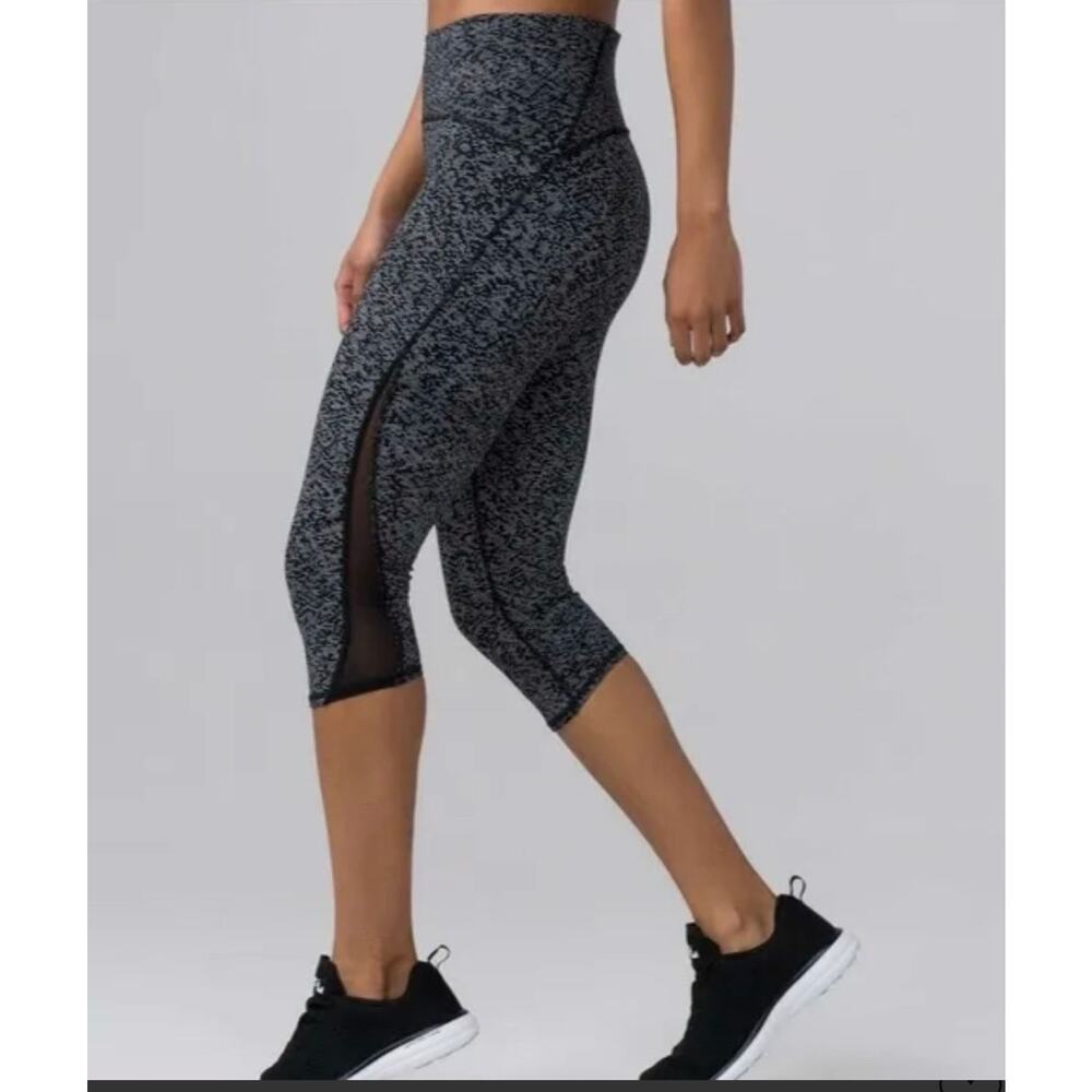 Lululemon Train Times Crop 17” Leggings Soundwave